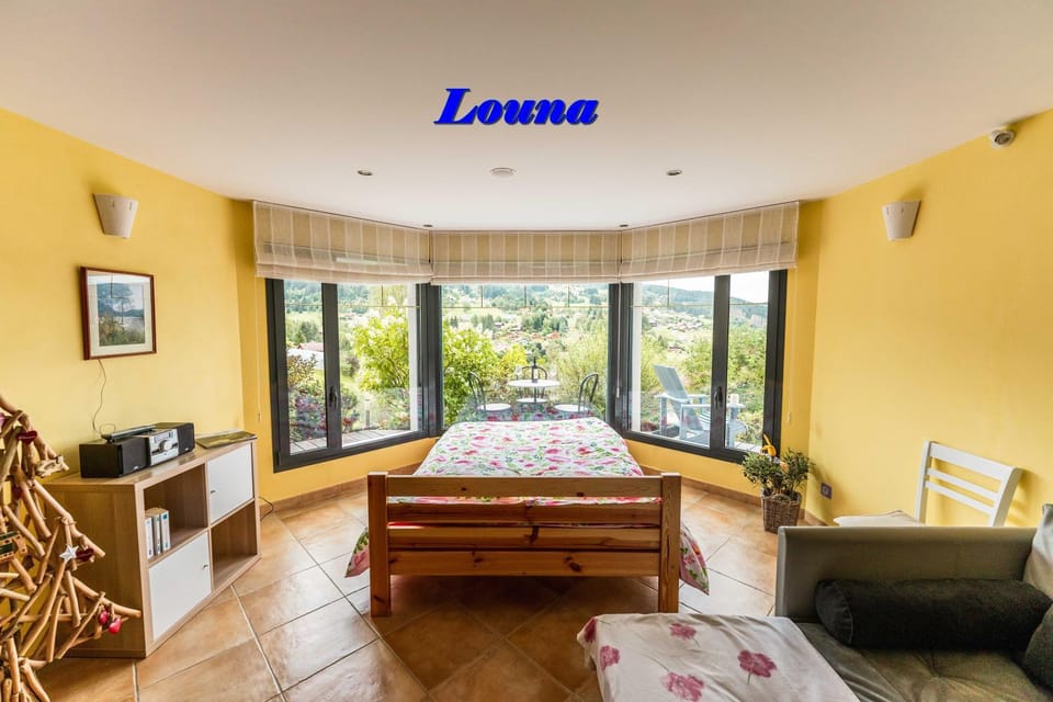 Bed, Mountain view