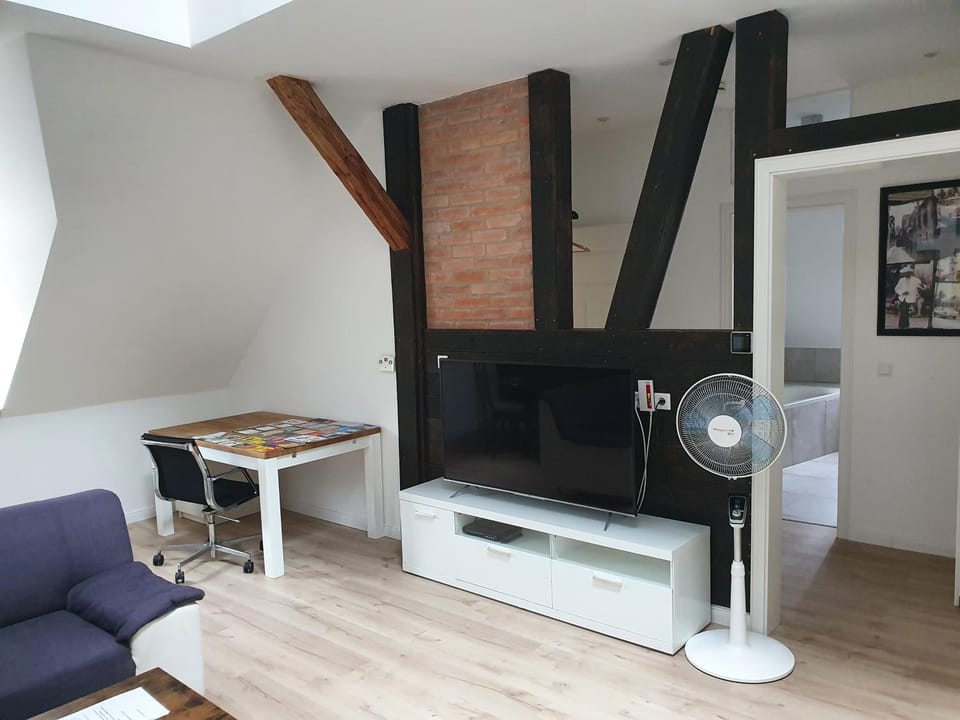 Living room, fireplace