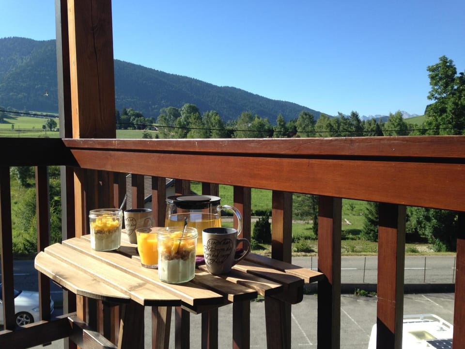 Balcony/Terrace, Mountain view