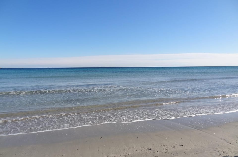 Neighbourhood, Natural landscape, Beach