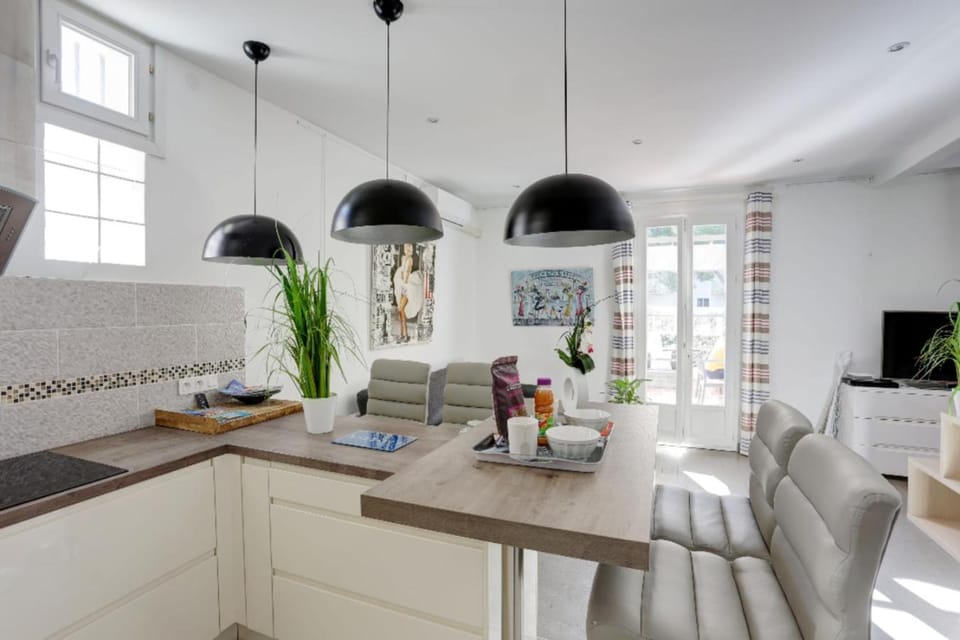 Lounge or bar, Dining area, Communal kitchen
