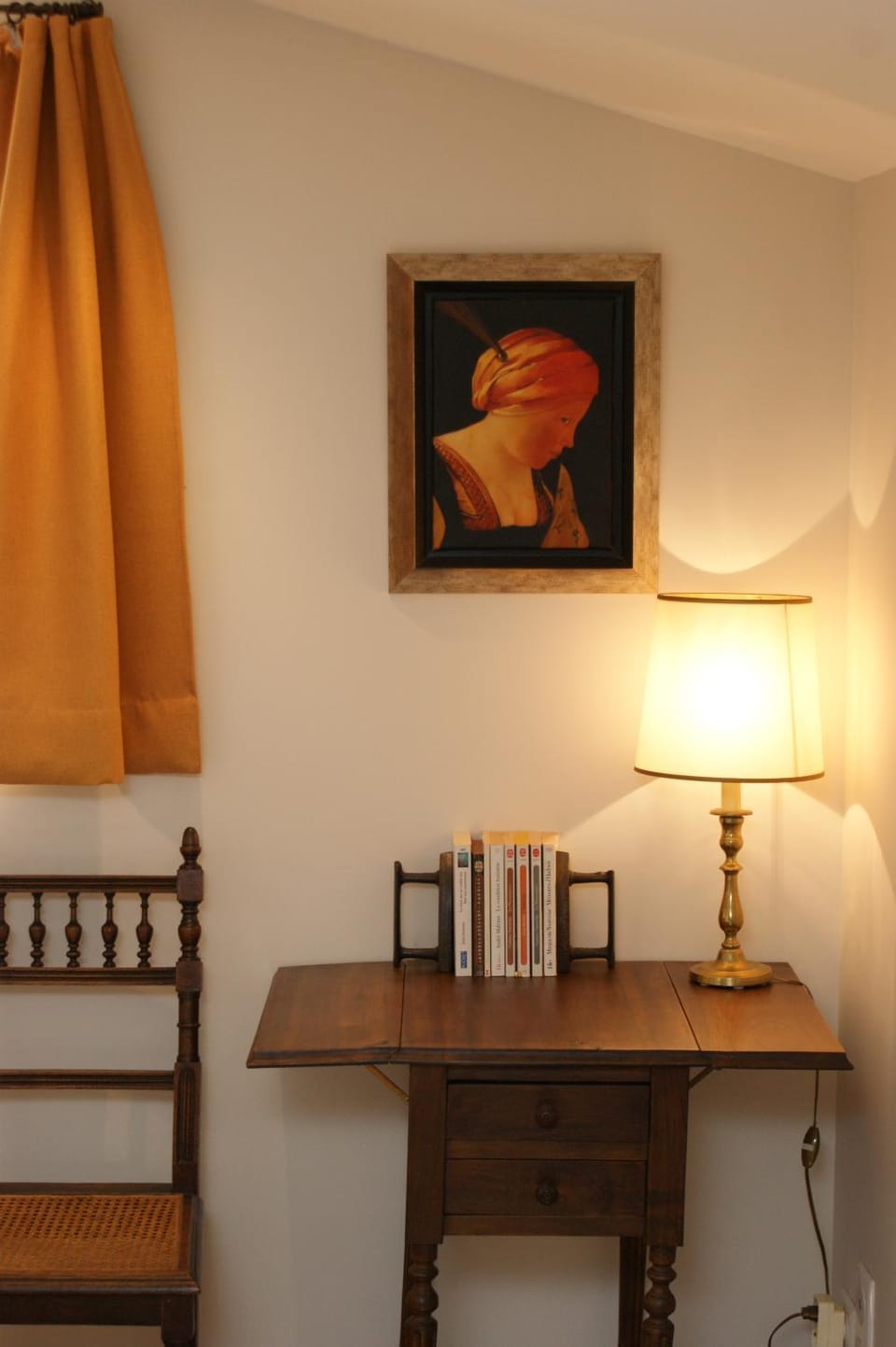 Bedroom, hair dresser