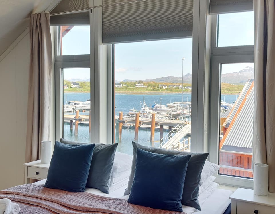 Bed, Day, Summer, Bedroom, Mountain view, Sea view