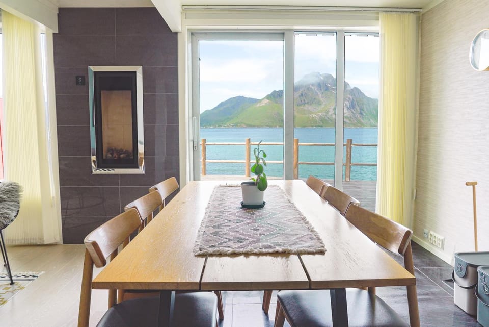 Seating area, Dining area, Mountain view, Sea view