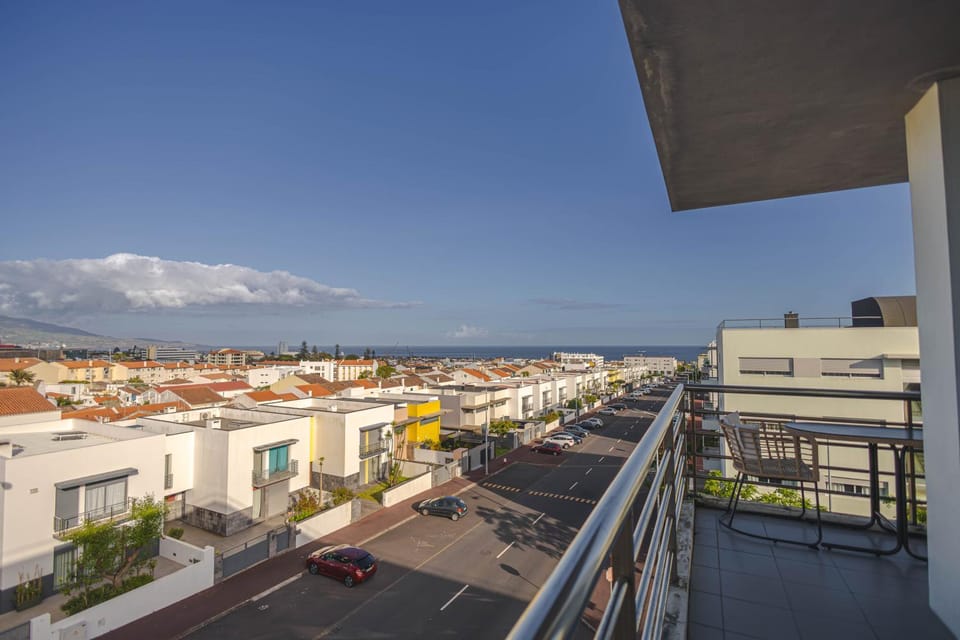 City view, Sea view
