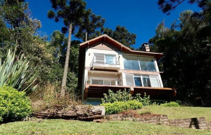 Casa dos Sonhos na Serra Gaúcha com cinema e 4 suítes House in Canela