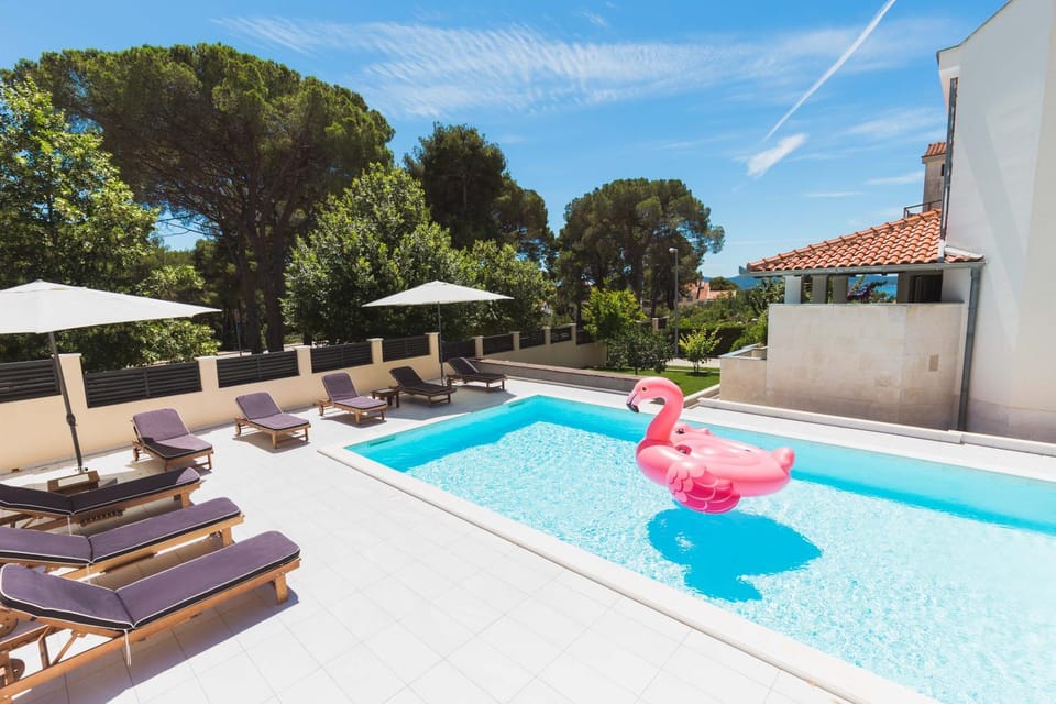 Patio, Garden, Garden view, Pool view, Swimming pool, sunbed