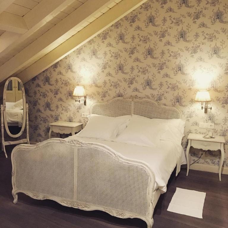 Las Doñas del Portazgo Hotel in Galicia