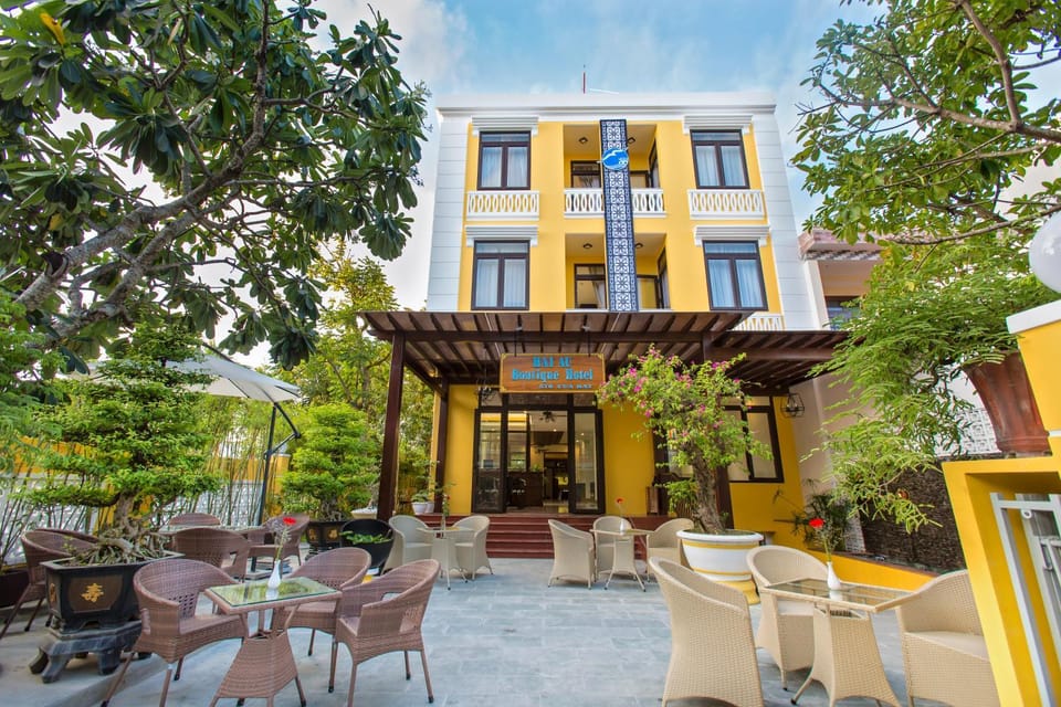 Facade/entrance, Food and drinks