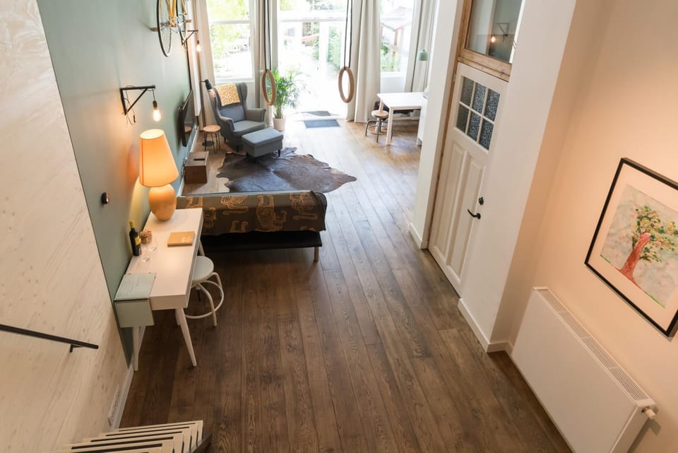 Living room, Photo of the whole room