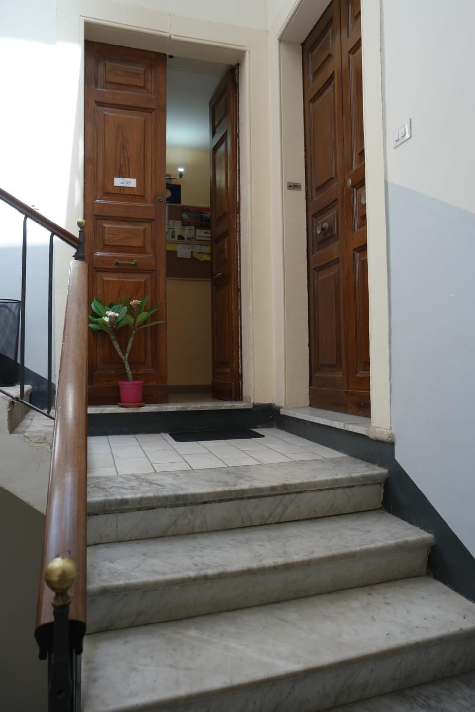 Facade/entrance