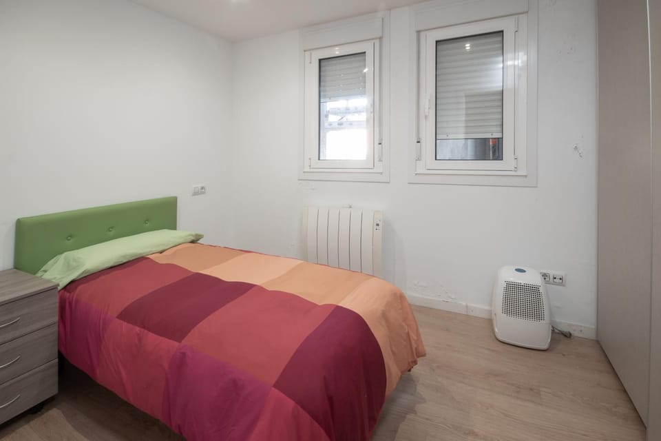 Bed, Bedroom, heating