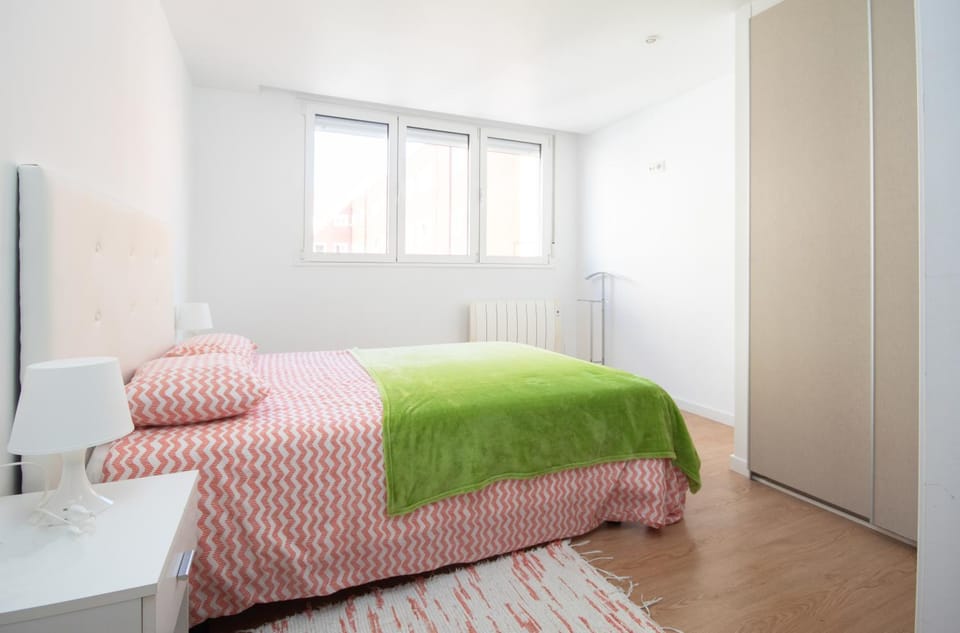 Bed, Bedroom, heating, storage, wardrobe