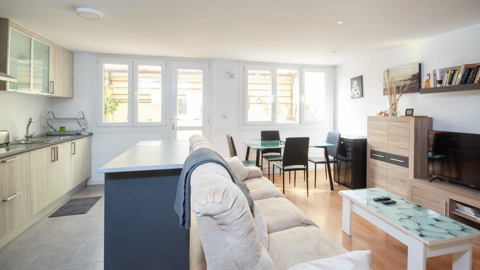 Kitchen or kitchenette, Living room