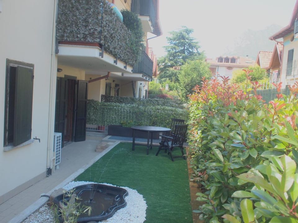 Garden, Dining area