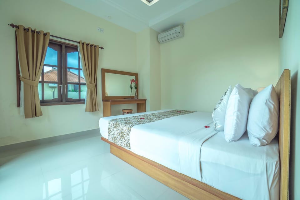 Other, Photo of the whole room, Decorative detail, Bedroom