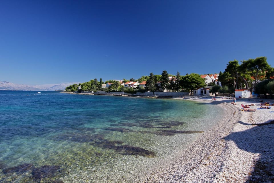 Neighbourhood, Natural landscape, Beach, Beach