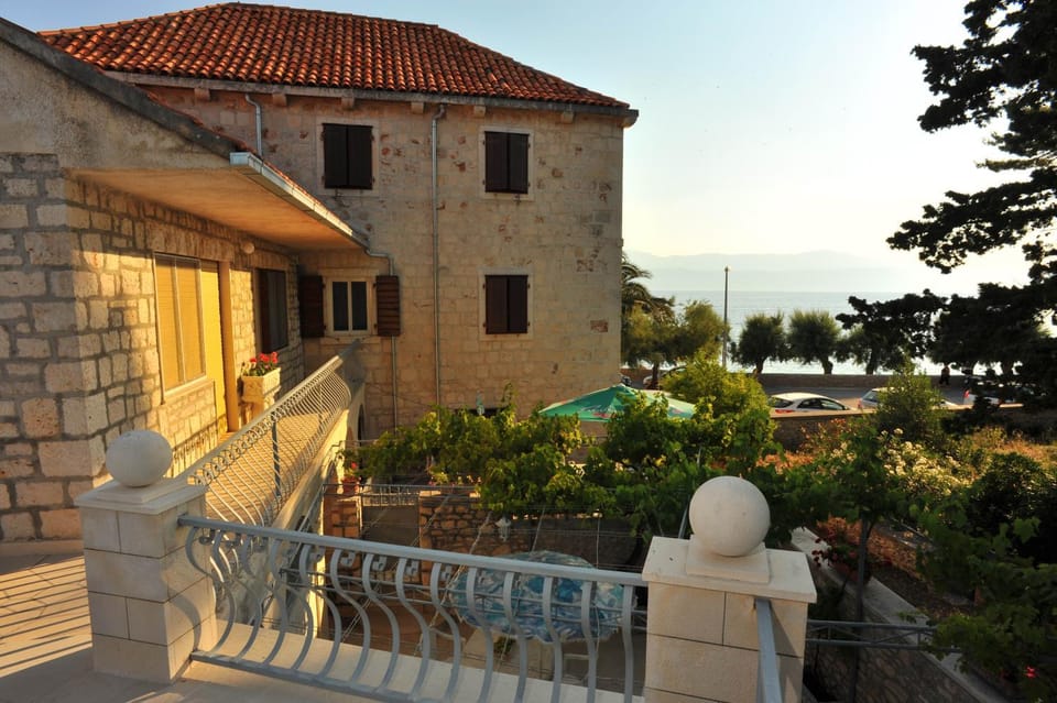 Property building, Facade/entrance, View (from property/room), Garden view, Sea view, Street view