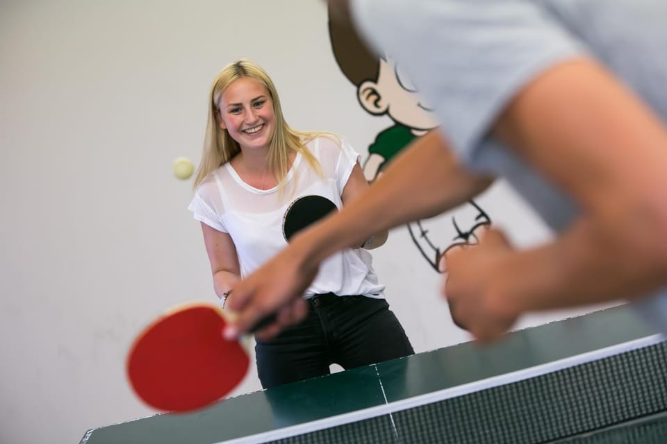 Table tennis, Guests
