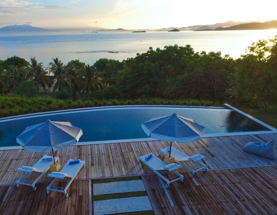 Day, Natural landscape, Mountain view, Pool view, Sea view, Swimming pool, Sunrise, sunbed