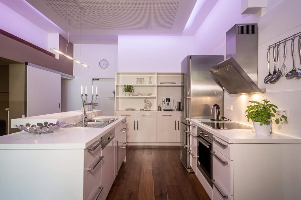 Kitchen or kitchenette, Living room