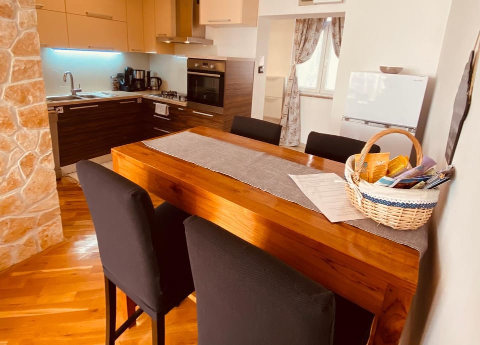 Coffee/tea facilities, Kitchen or kitchenette, Food and drinks, Dining area, pet friendly