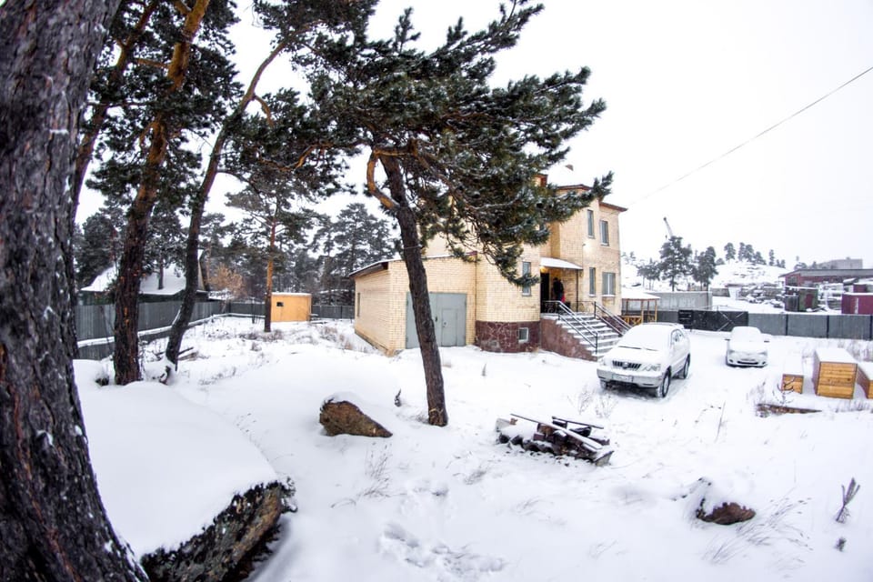 Property building, Winter, On site