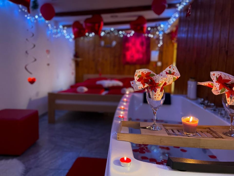 Bed, Photo of the whole room, Bedroom, wedding