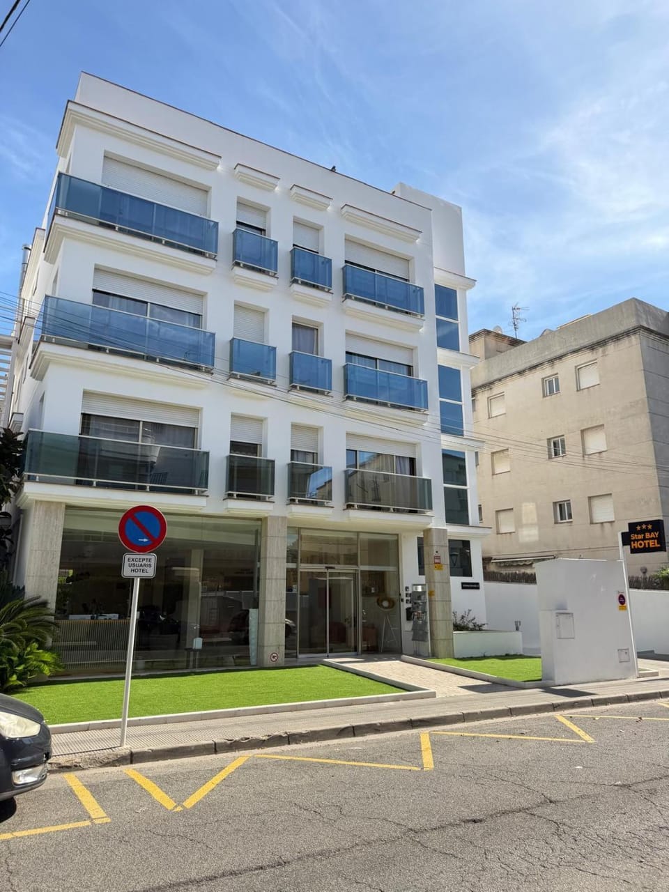 Property building, Day, Location