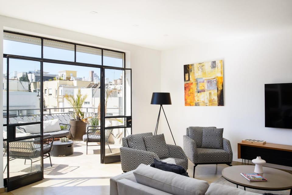 Communal lounge/ TV room, Living room