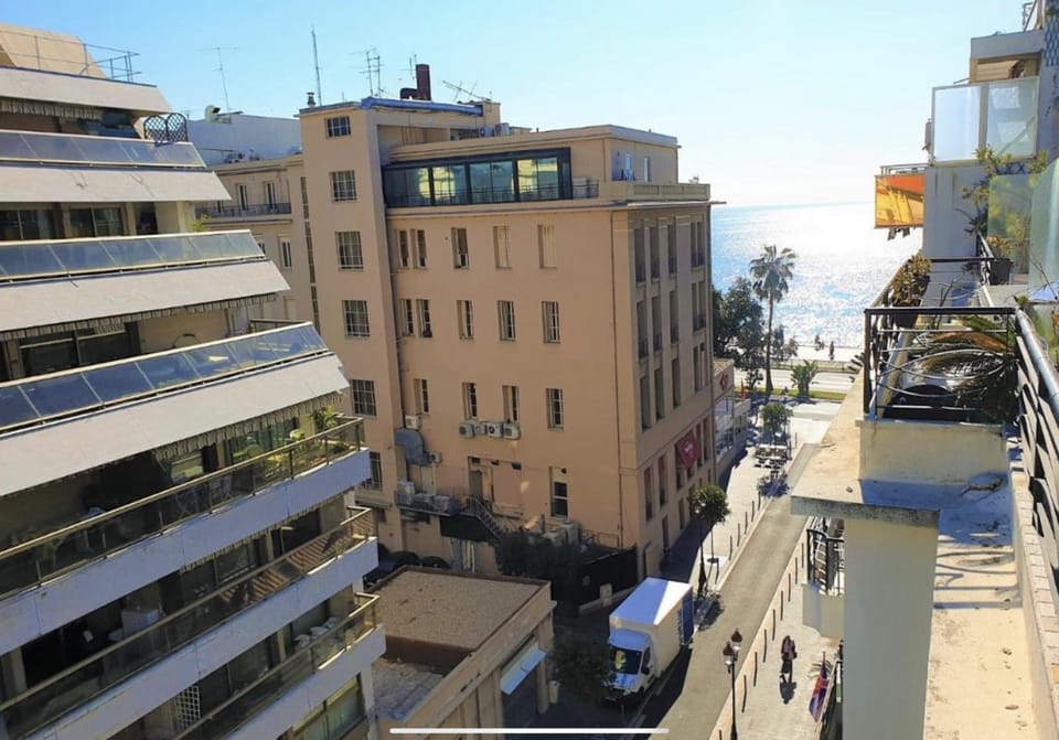 Neighbourhood, Street view