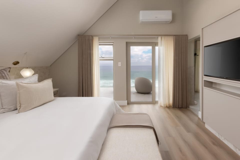 Bed, Sea view