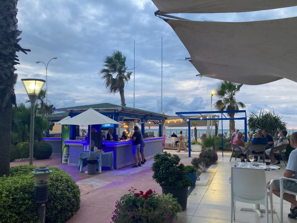 Restaurant/places to eat