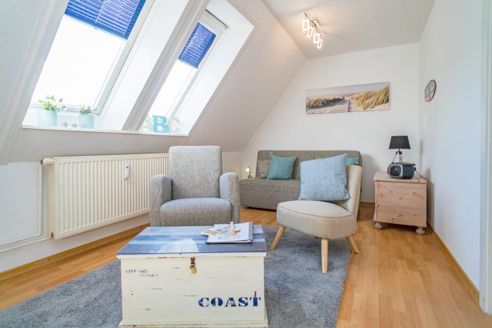 Living room, Bedroom