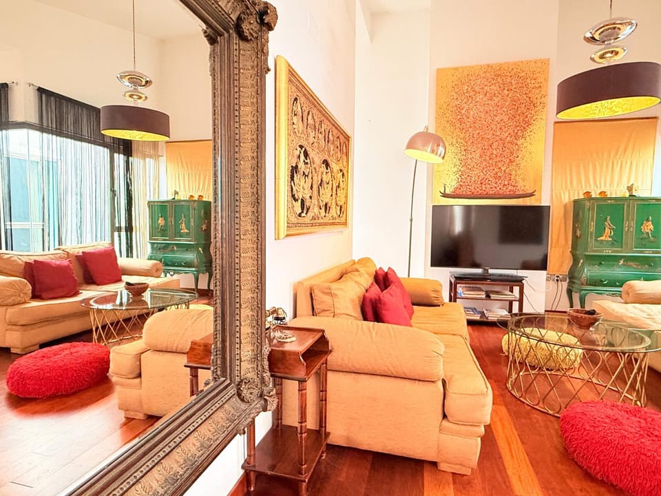 Communal lounge/ TV room