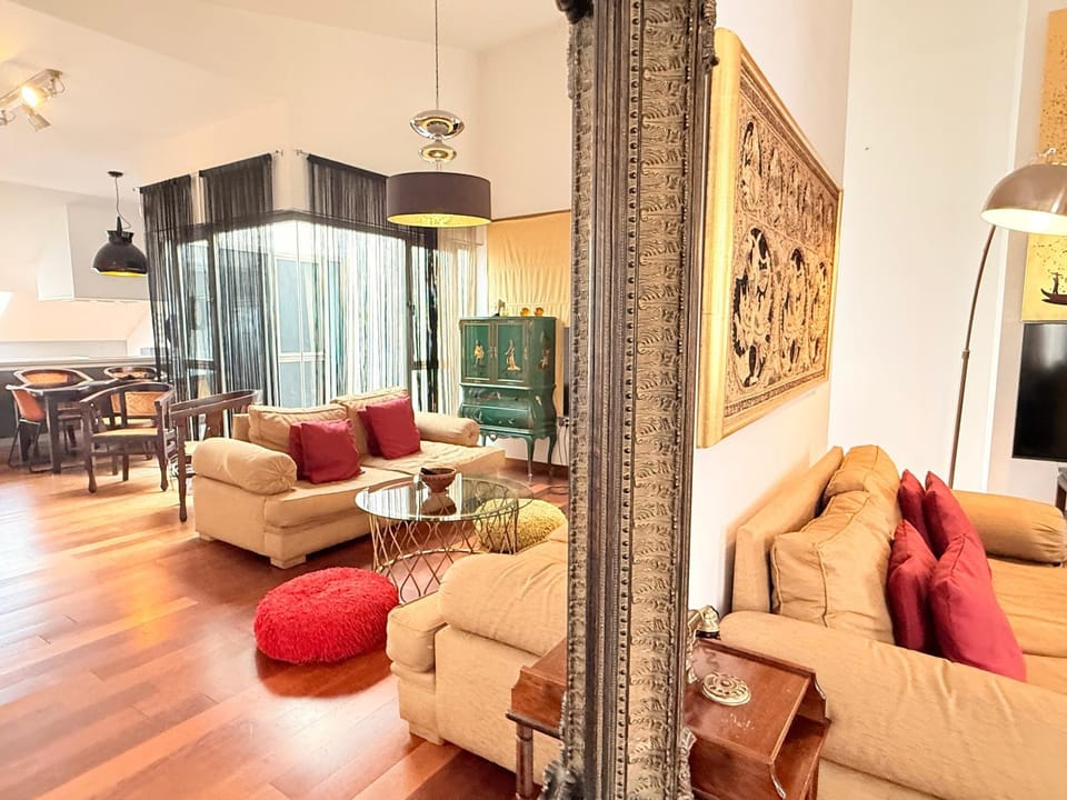 Communal lounge/ TV room
