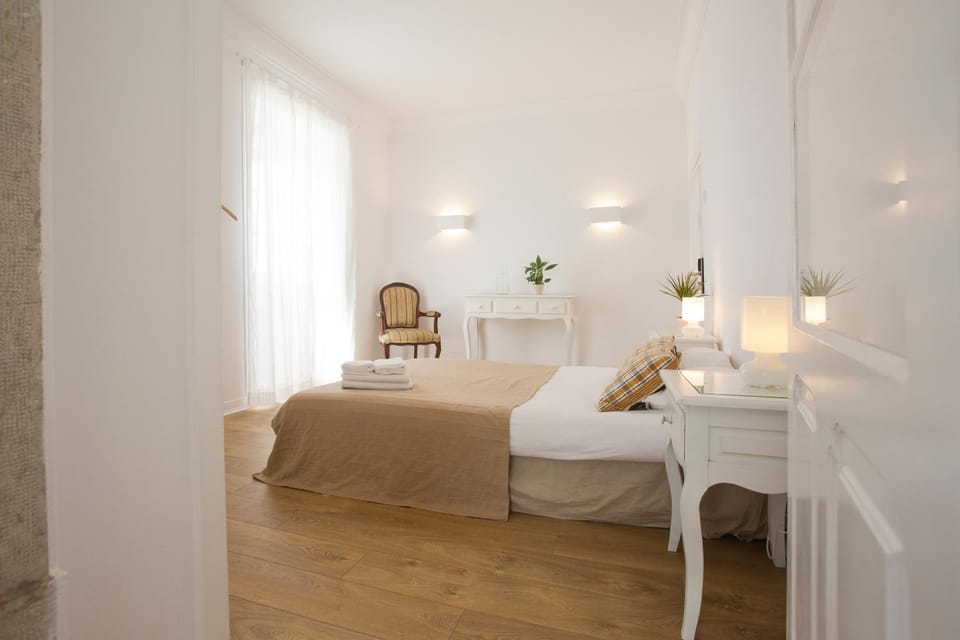 Amar Hostel & Suites Bed and Breakfast in Ericeira