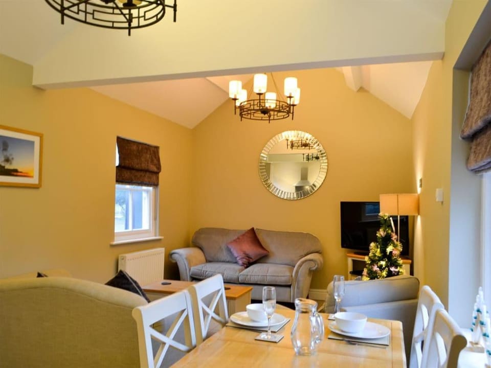 Llys Celyn - Holly Farm Apartment in Aberystwyth