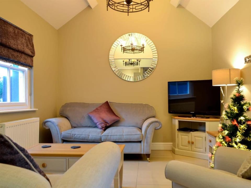 Llys Celyn - Holly Farm Apartment in Aberystwyth