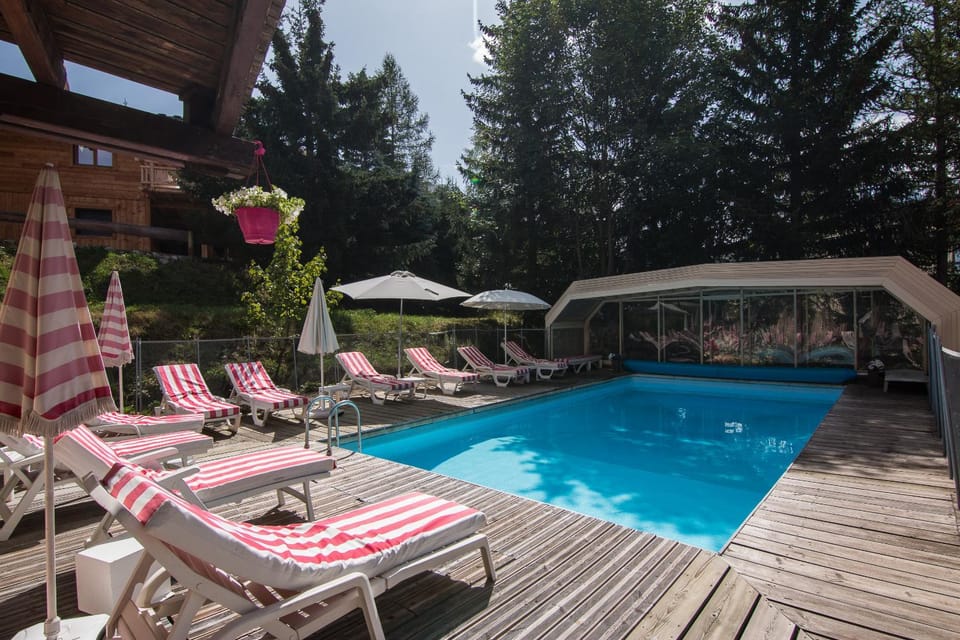 Patio, Garden, Swimming pool