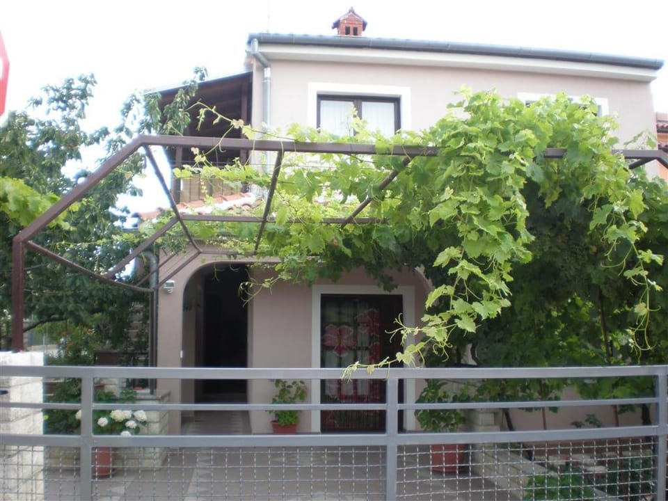 Property building, View (from property/room), Inner courtyard view