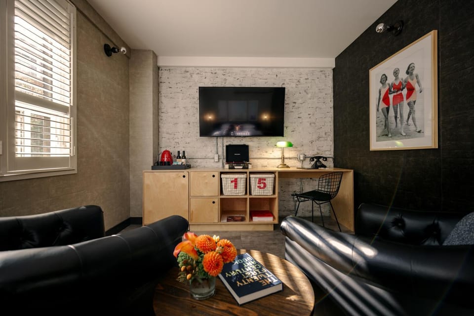 TV and multimedia, Seating area