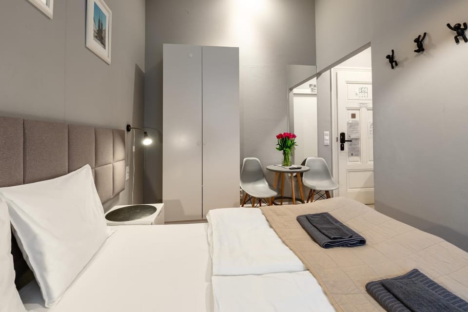 Bed, Photo of the whole room, wardrobe