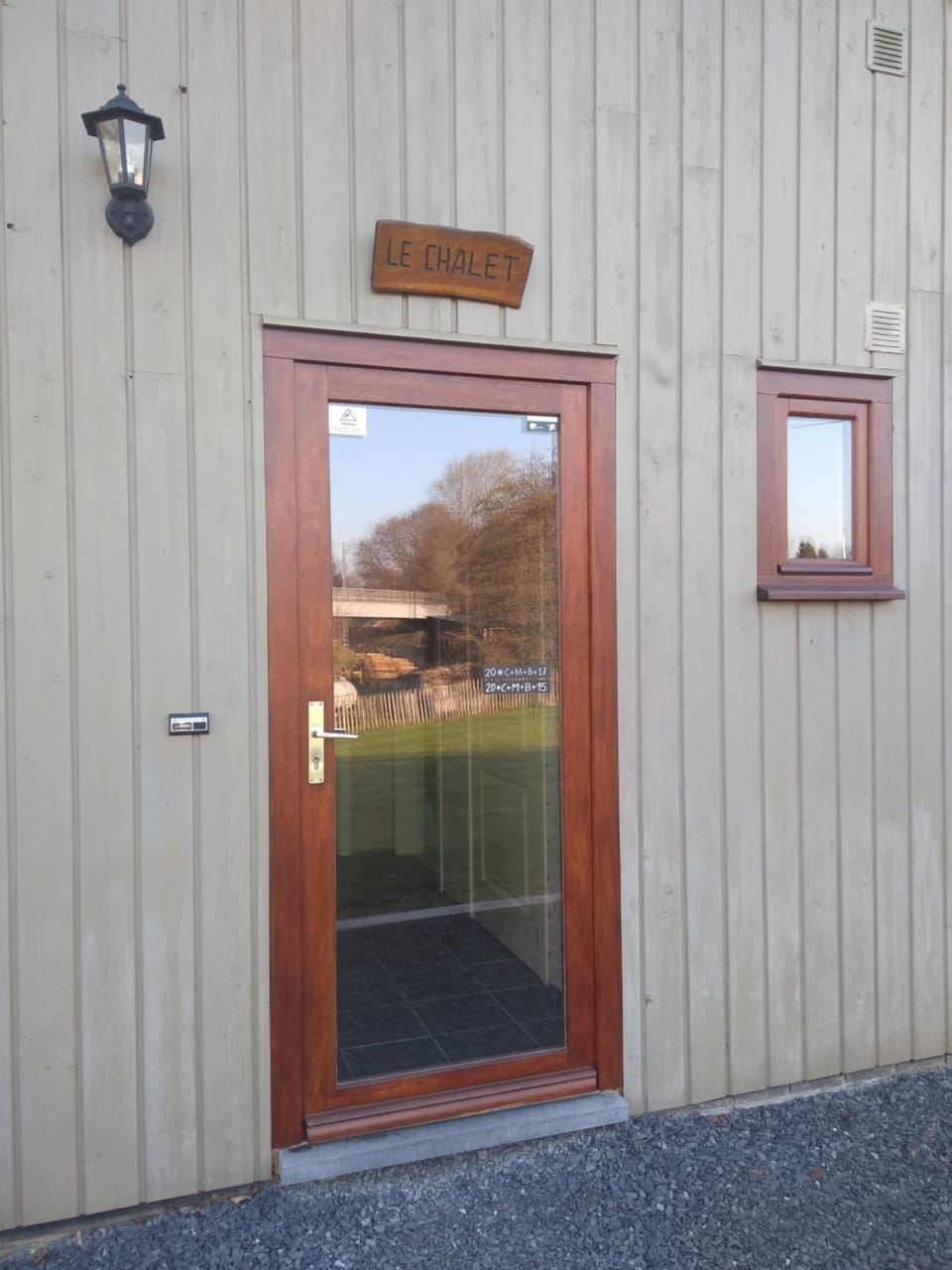 Facade/entrance