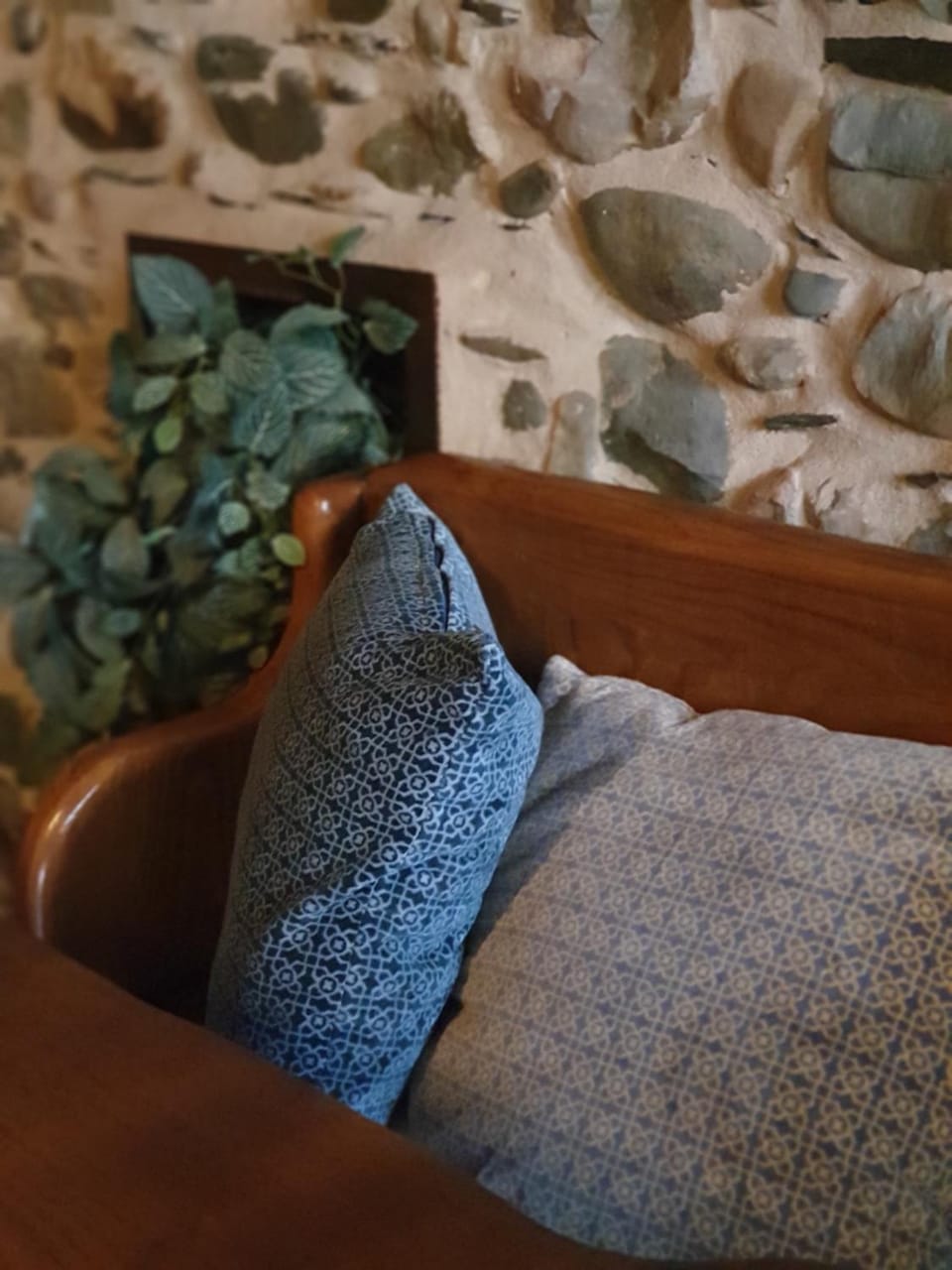 Living room, Decorative detail, Dining area, On site