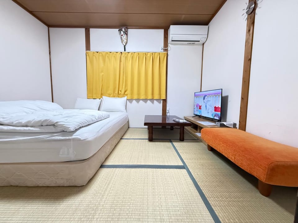 Osaka Guesthouse SAYURI HONKAN Bed and Breakfast in Osaka