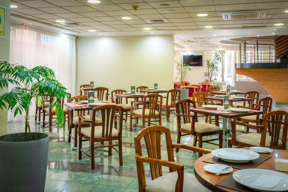 Restaurant/places to eat, Food, Breakfast