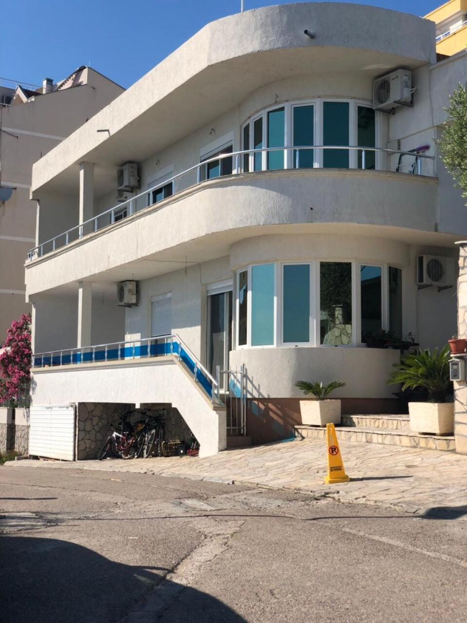 Apartmani Dini Apartment in Ulcinj