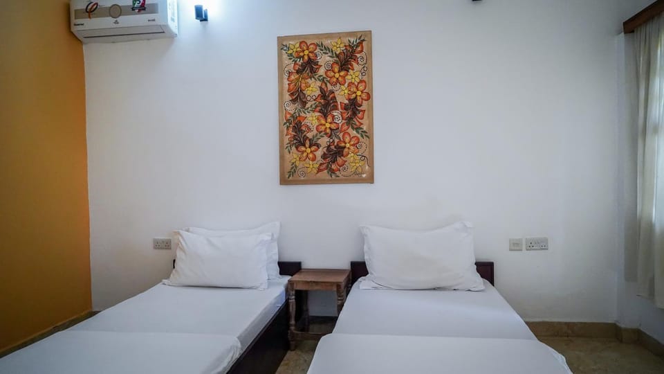 Bed, Bedroom, air conditioner