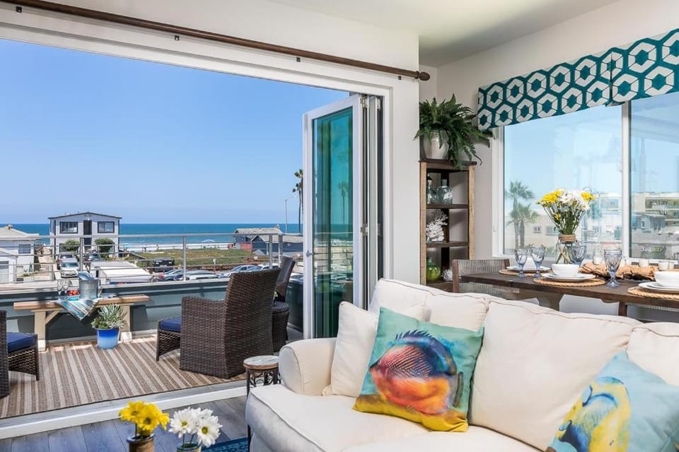 Ocean View 3 Bedrooms Condo, just steps from the park, pier & water! House in Imperial Beach